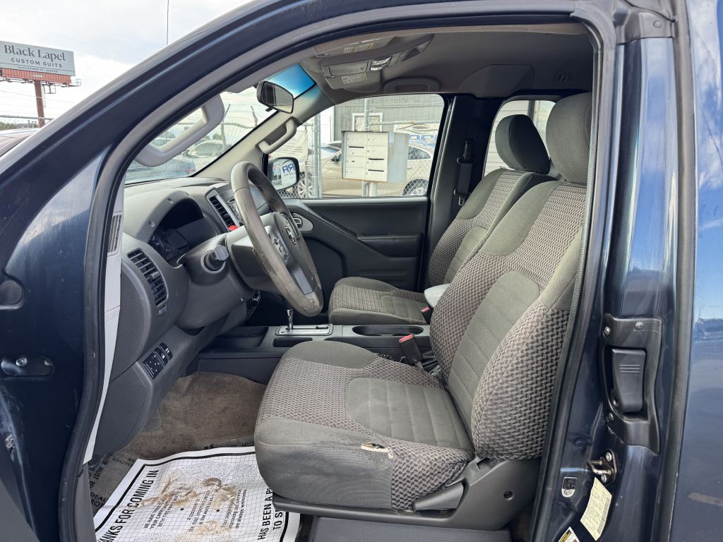 2016 Nissan Frontier Image 11