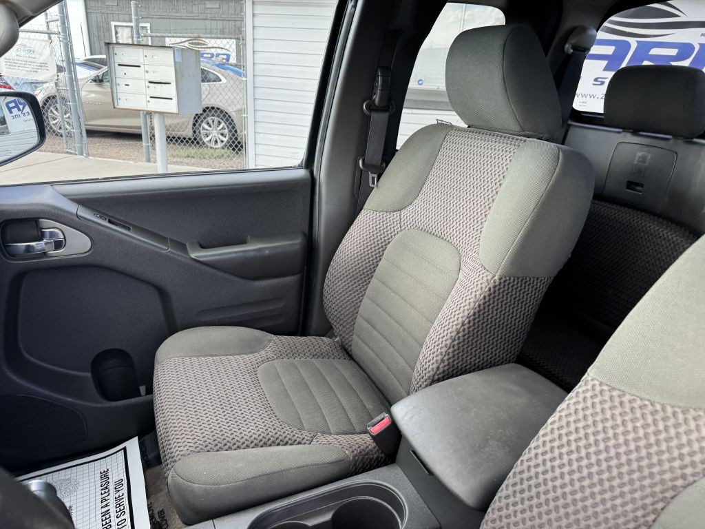 2016 Nissan Frontier Image 13