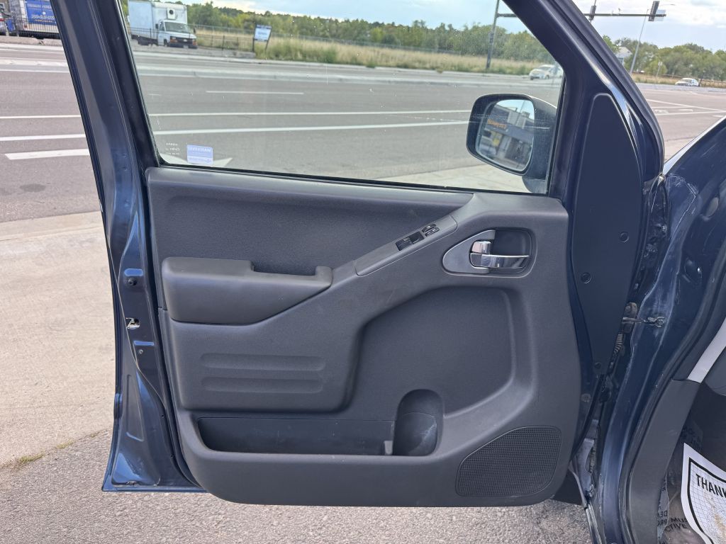 2016 Nissan Frontier Image 15