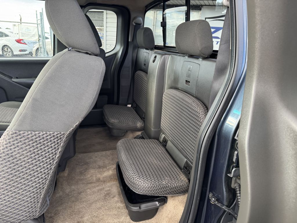 2016 Nissan Frontier Image 16