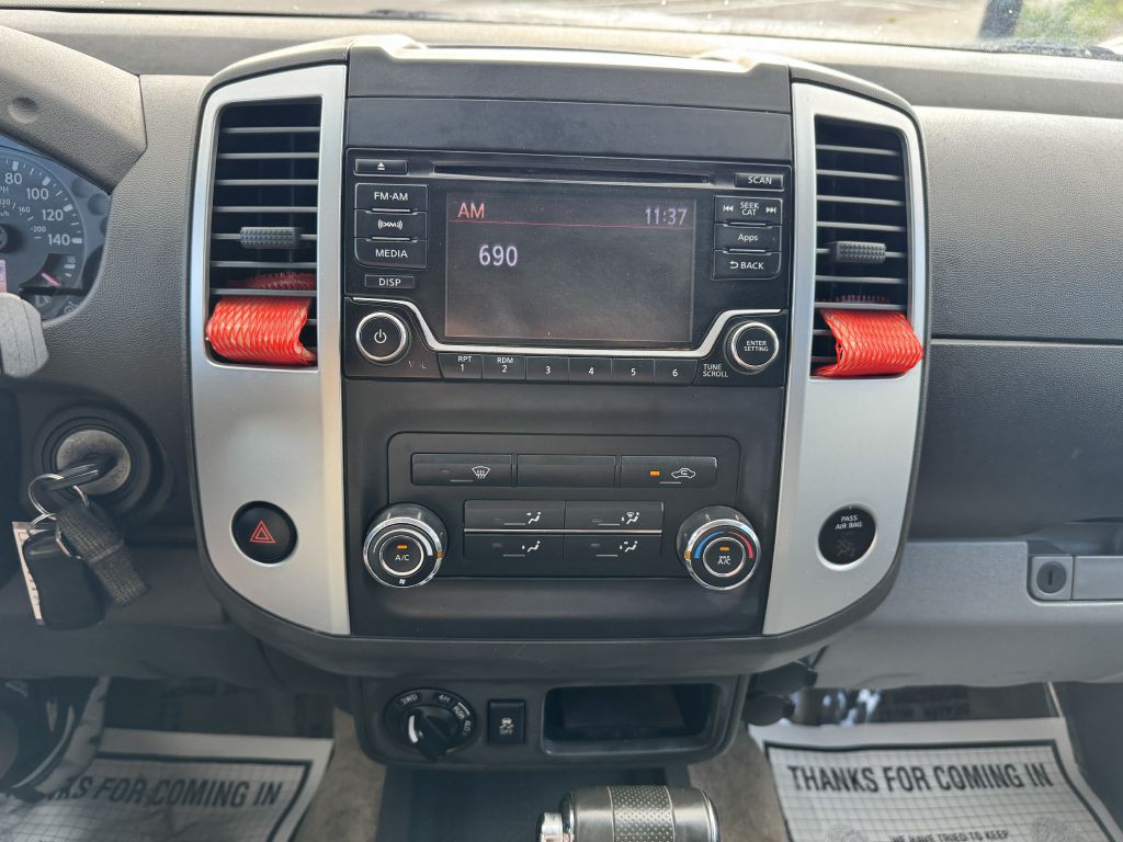 2016 Nissan Frontier Image 17