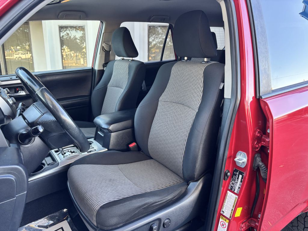 2016 Toyota 4Runner Image 12