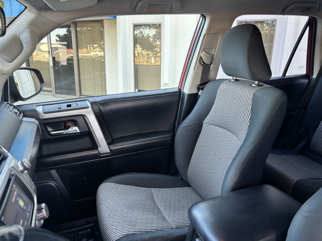 2016 Toyota 4Runner Image 13