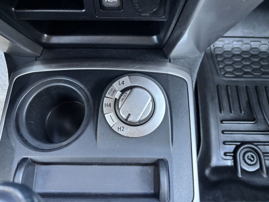 2016 Toyota 4Runner Image 19