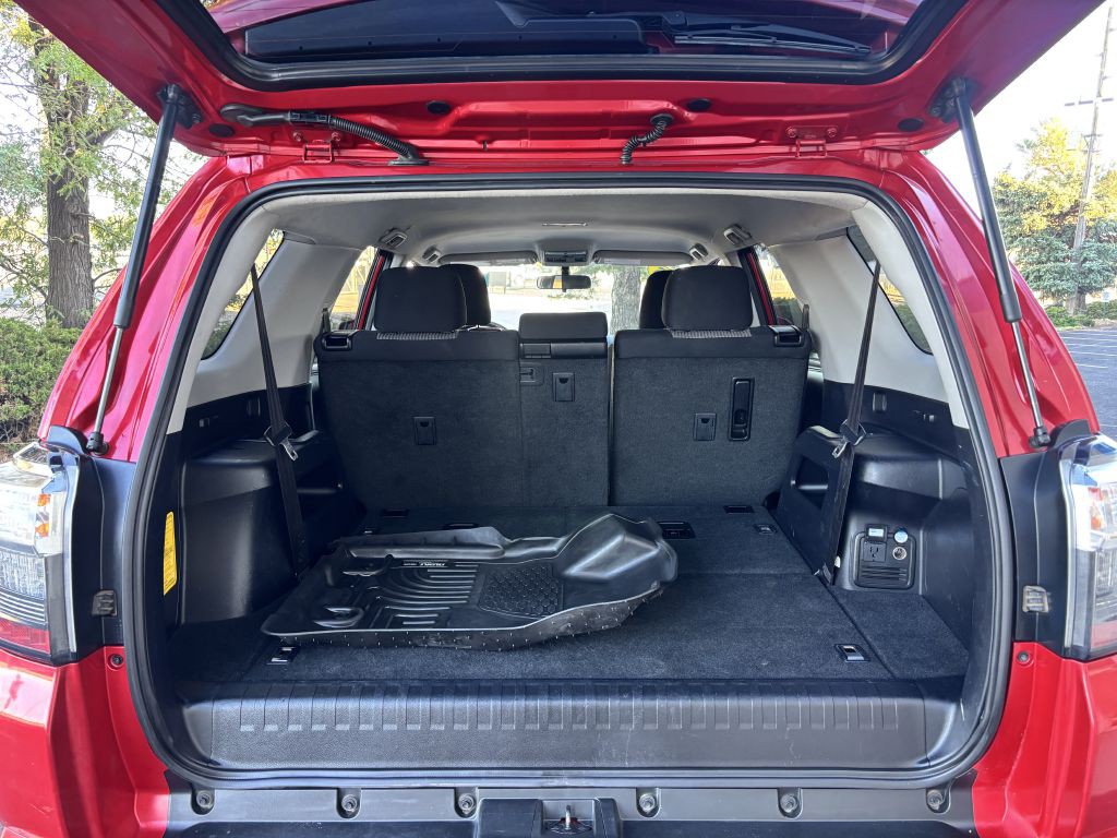 2016 Toyota 4Runner Image 25