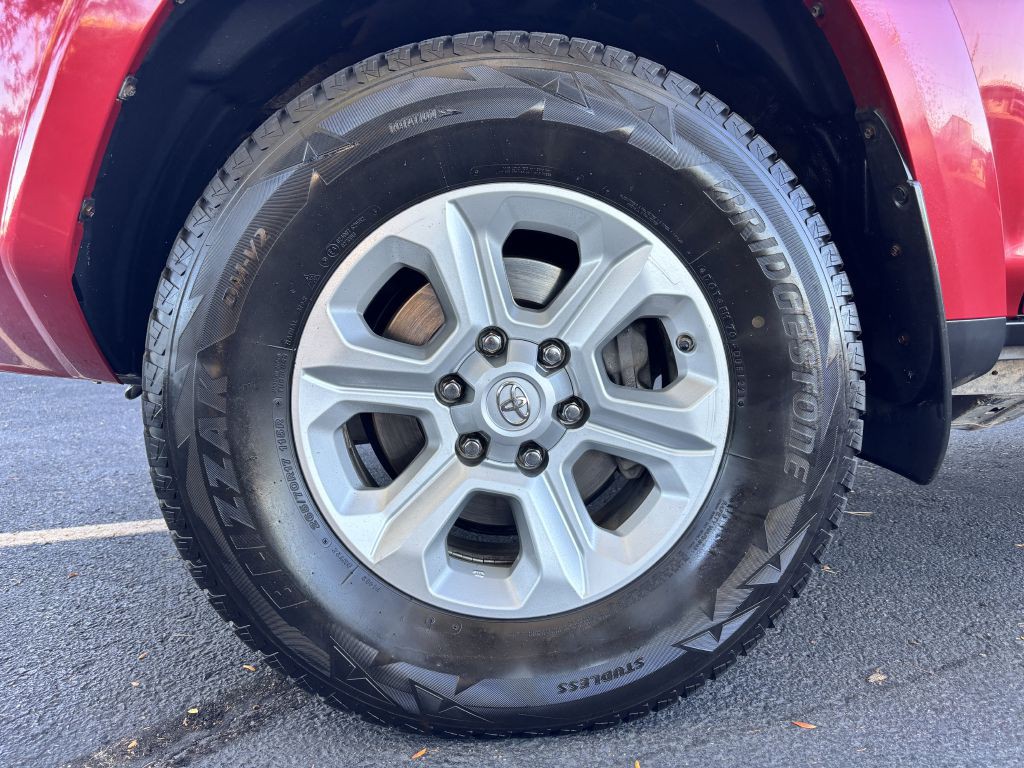 2016 Toyota 4Runner Image 26
