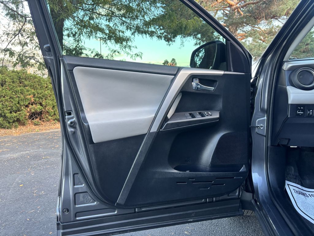 2016 Toyota Rav4 Image 15