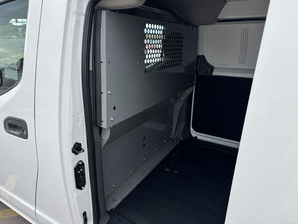 2021 Nissan NV200 Image 26