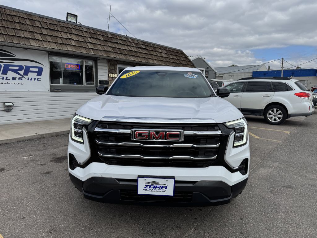 2025 GMC Terrain Image 2
