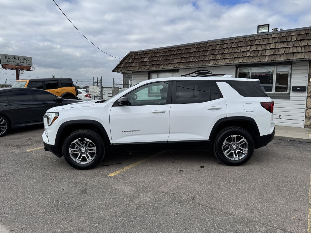 2025 GMC Terrain Image 4