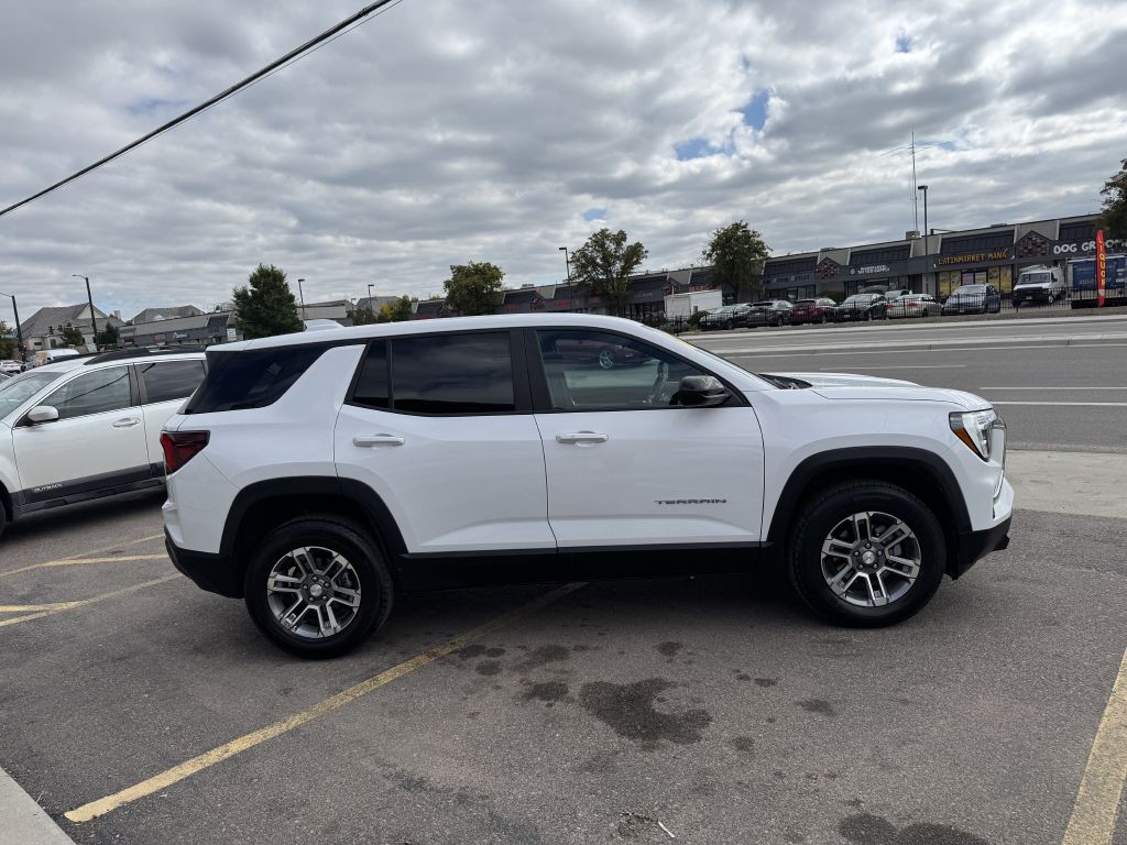 2025 GMC Terrain Image 8