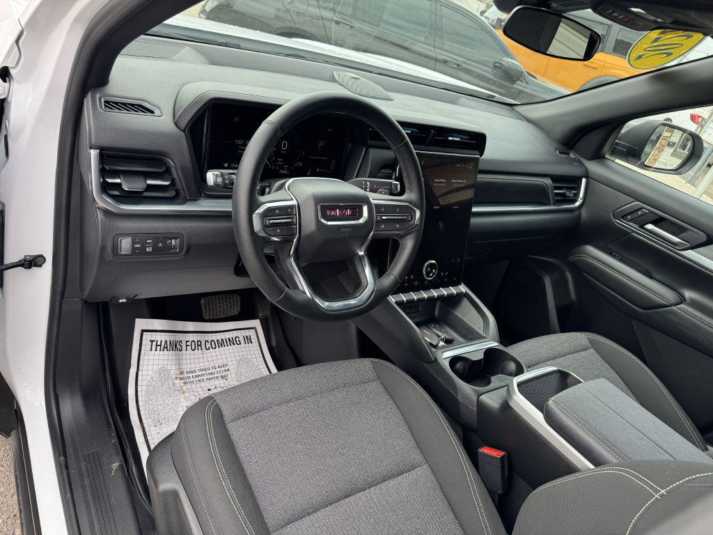 2025 GMC Terrain Image 14