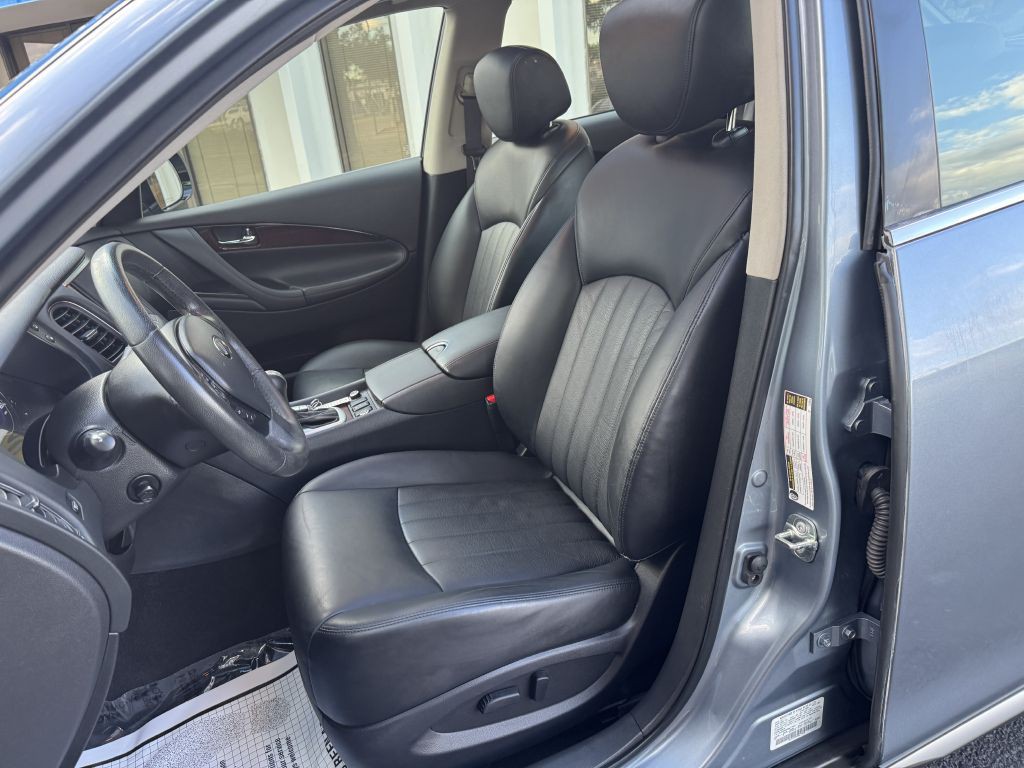 2017 INFINITI QX50 Image 12