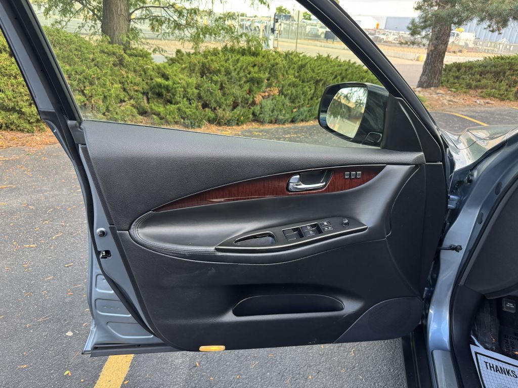 2017 INFINITI QX50 Image 15