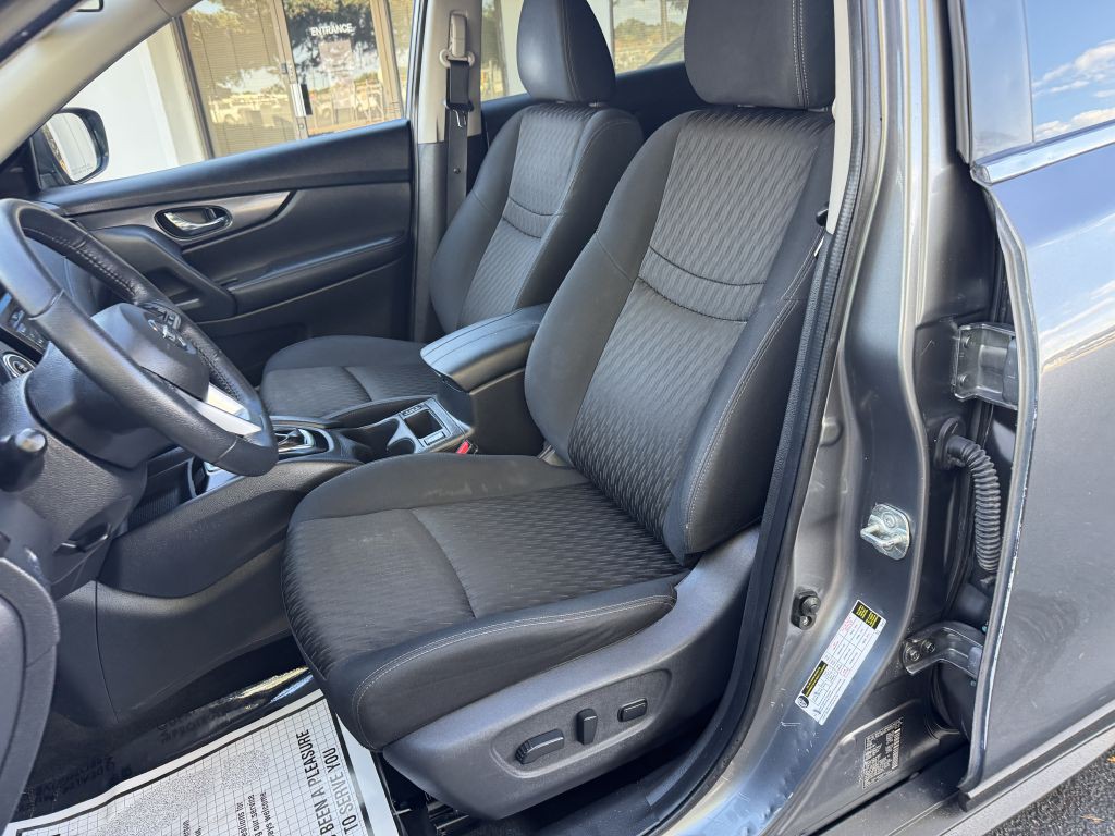 2019 Nissan Rogue Image 12