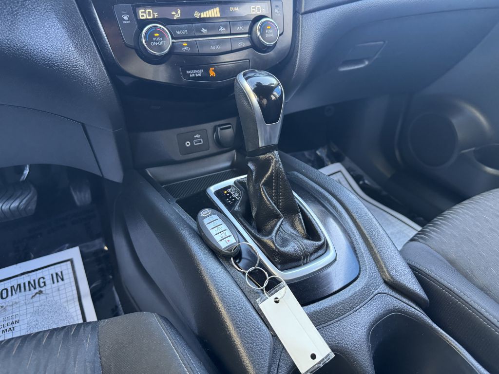2019 Nissan Rogue Image 18