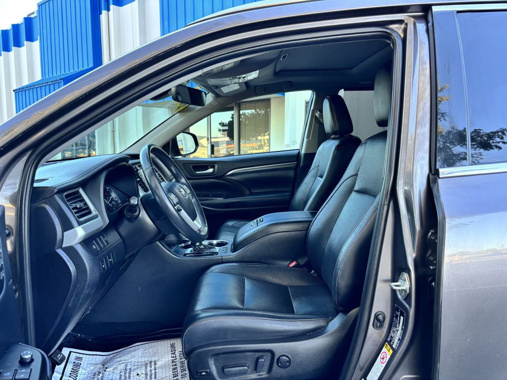 2019 Toyota Highlander Image 12