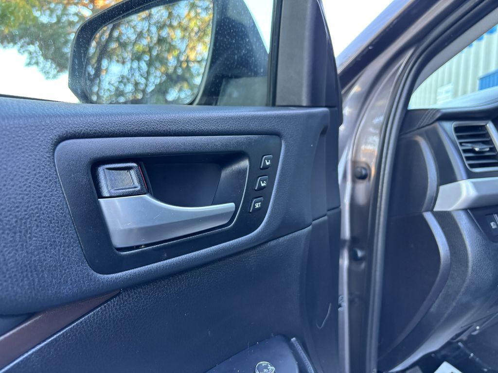 2019 Toyota Highlander Image 17