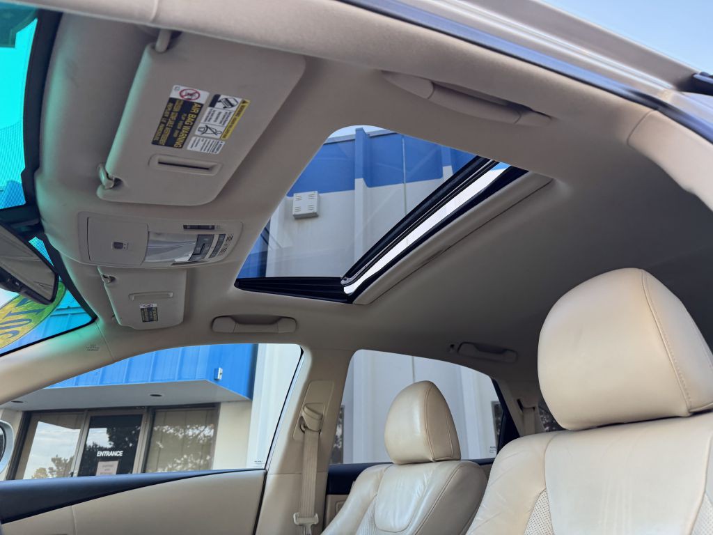 2012 Lexus RX 450h Image 16