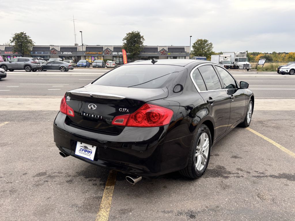 2013 INFINITI G37 Image 7