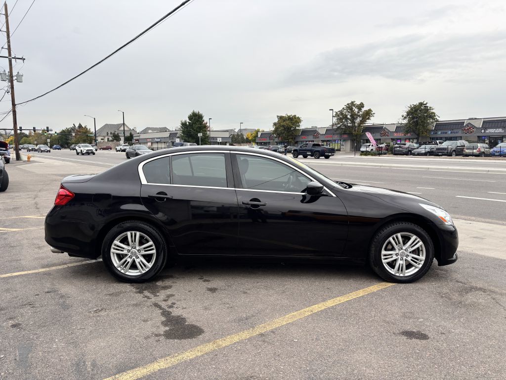 2013 INFINITI G37 Image 8