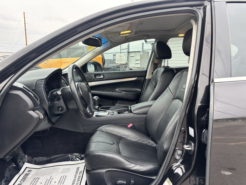 2013 INFINITI G37 Image 12