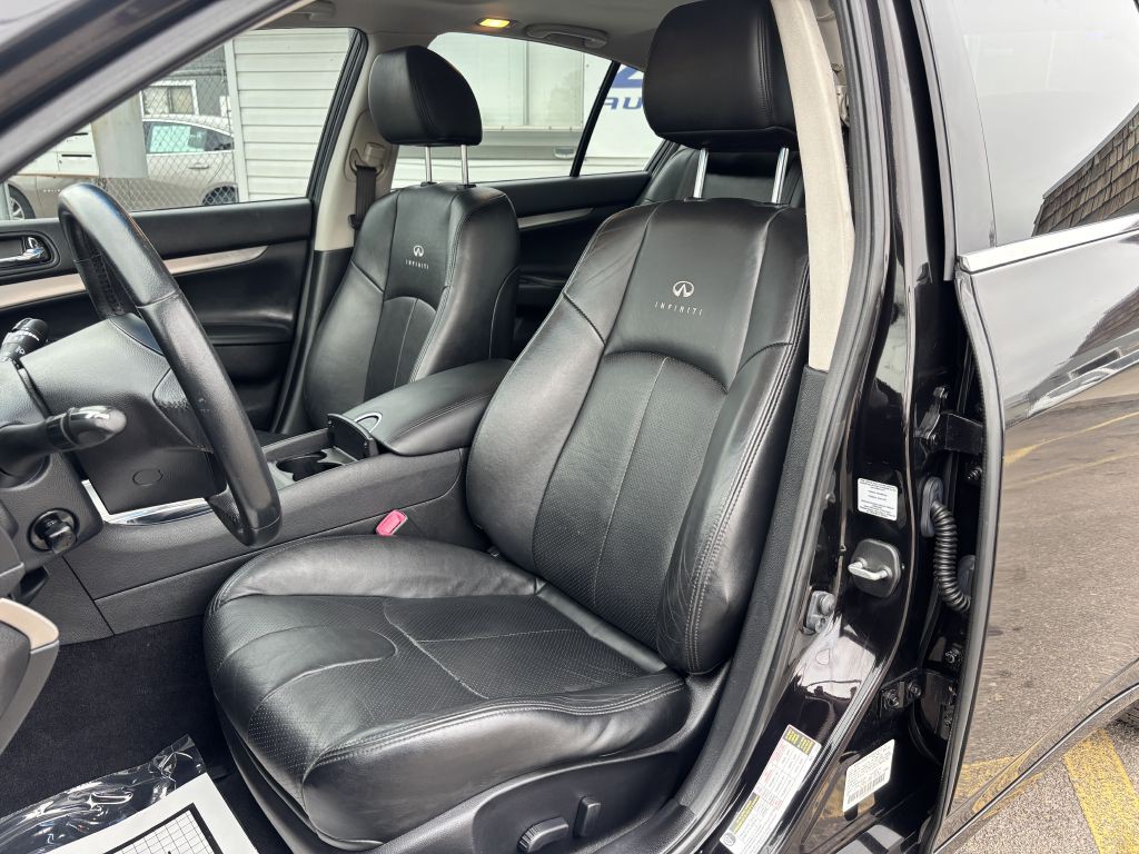 2013 INFINITI G37 Image 13