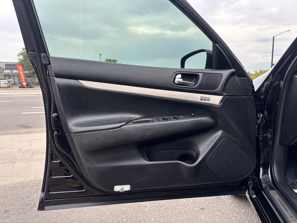 2013 INFINITI G37 Image 16