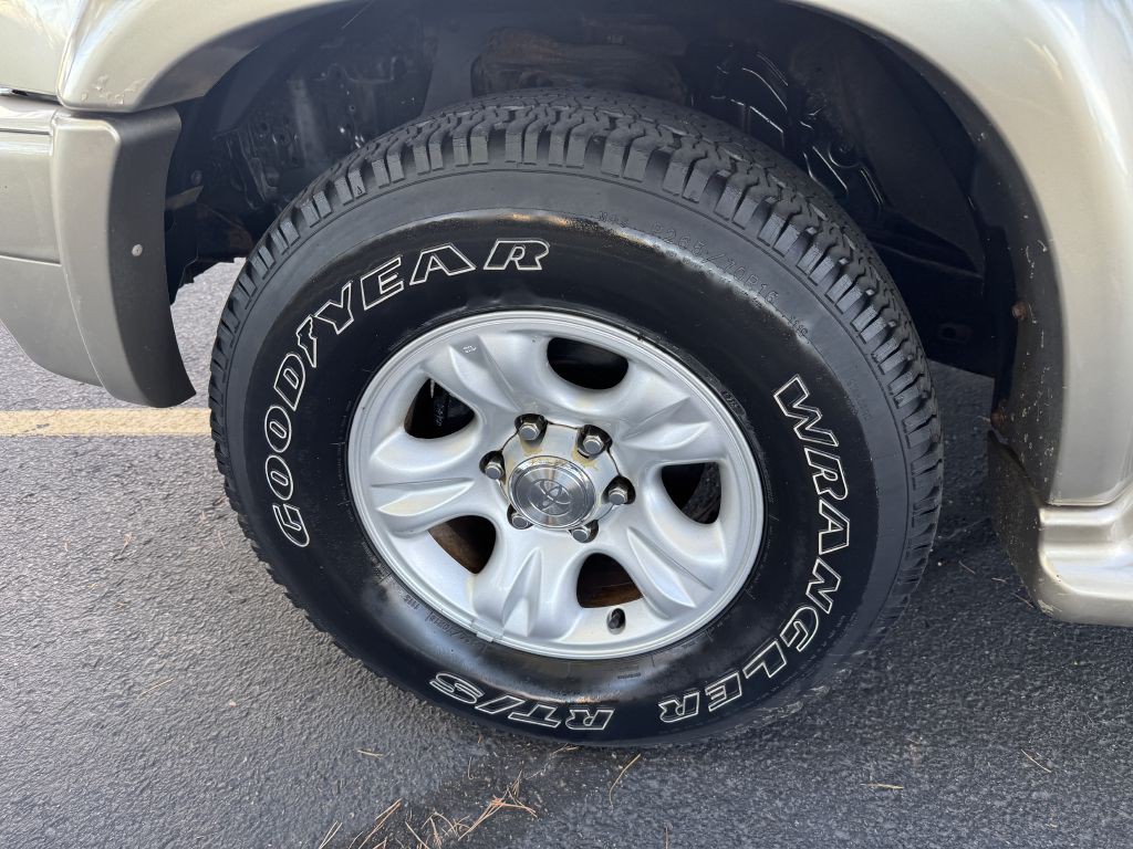 2001 Toyota 4Runner Image 29