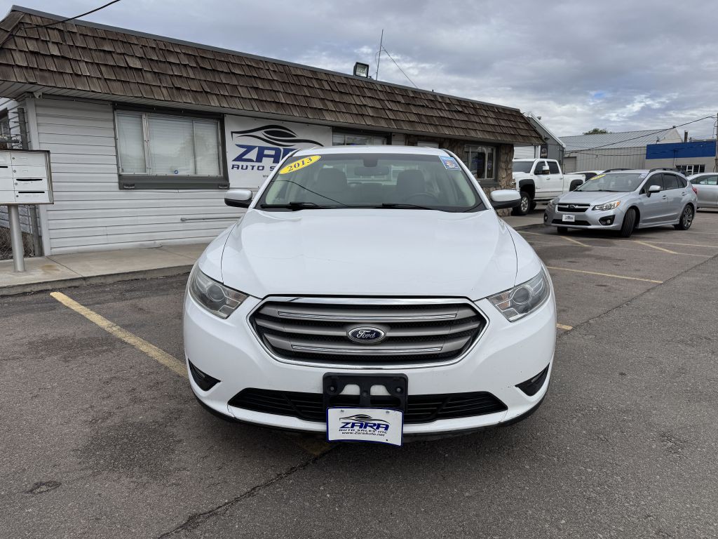 2013 Ford Taurus Image 2