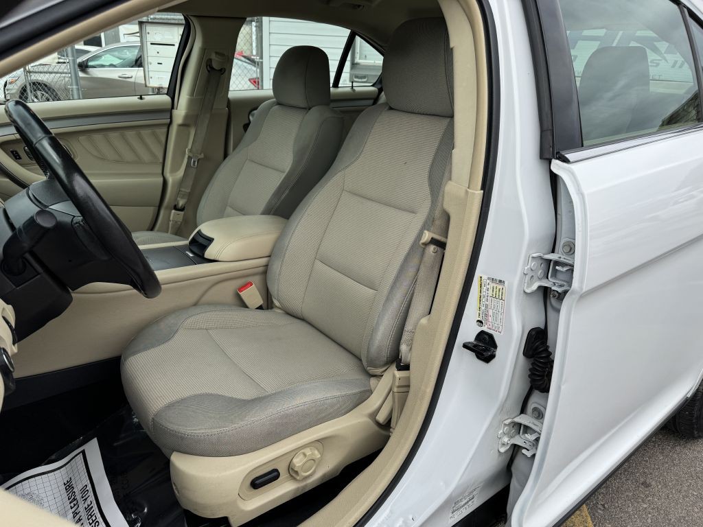 2013 Ford Taurus Image 12