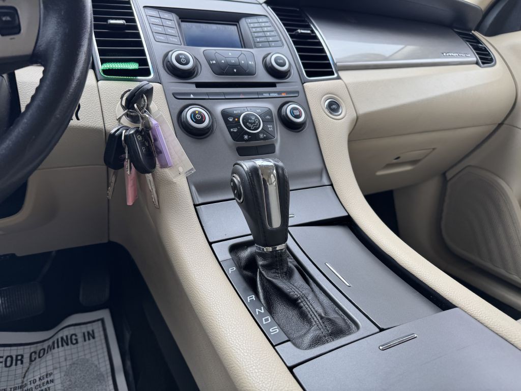 2013 Ford Taurus Image 19