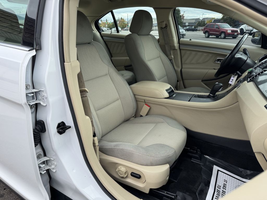 2013 Ford Taurus Image 22