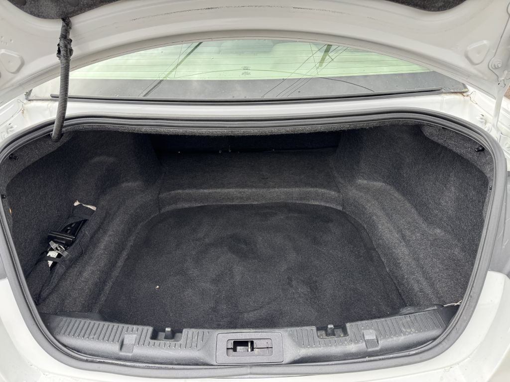 2013 Ford Taurus Image 24