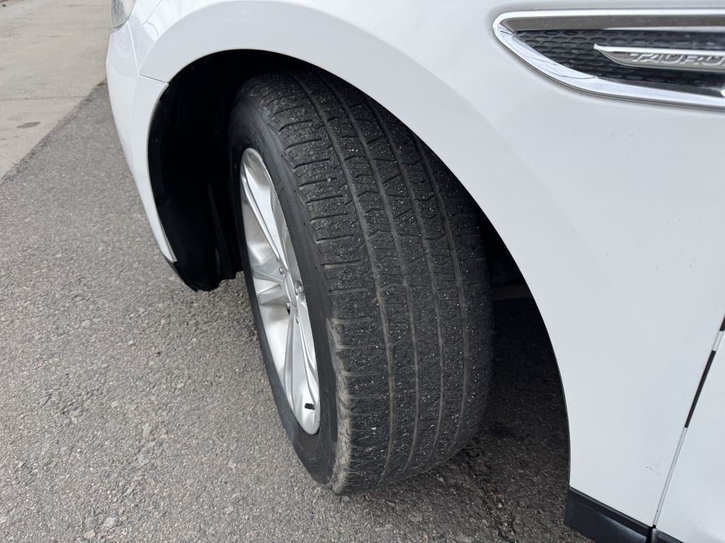 2013 Ford Taurus Image 26