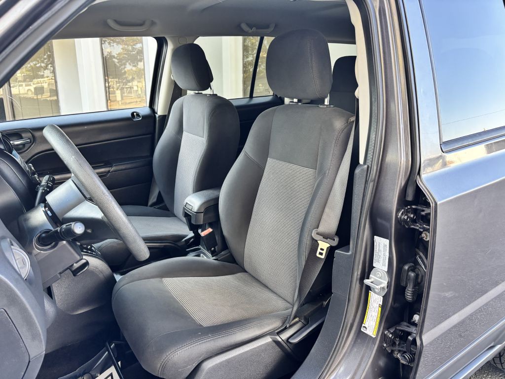 2016 Jeep Patriot Image 12