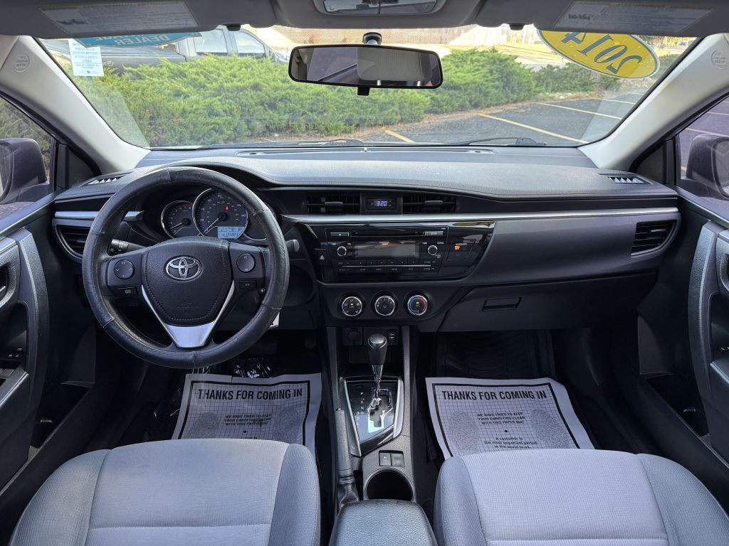 2014 Toyota Corolla Image 17