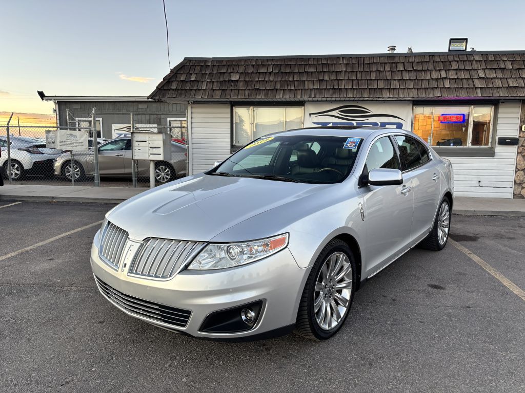 2010 Lincoln MKS Image 3