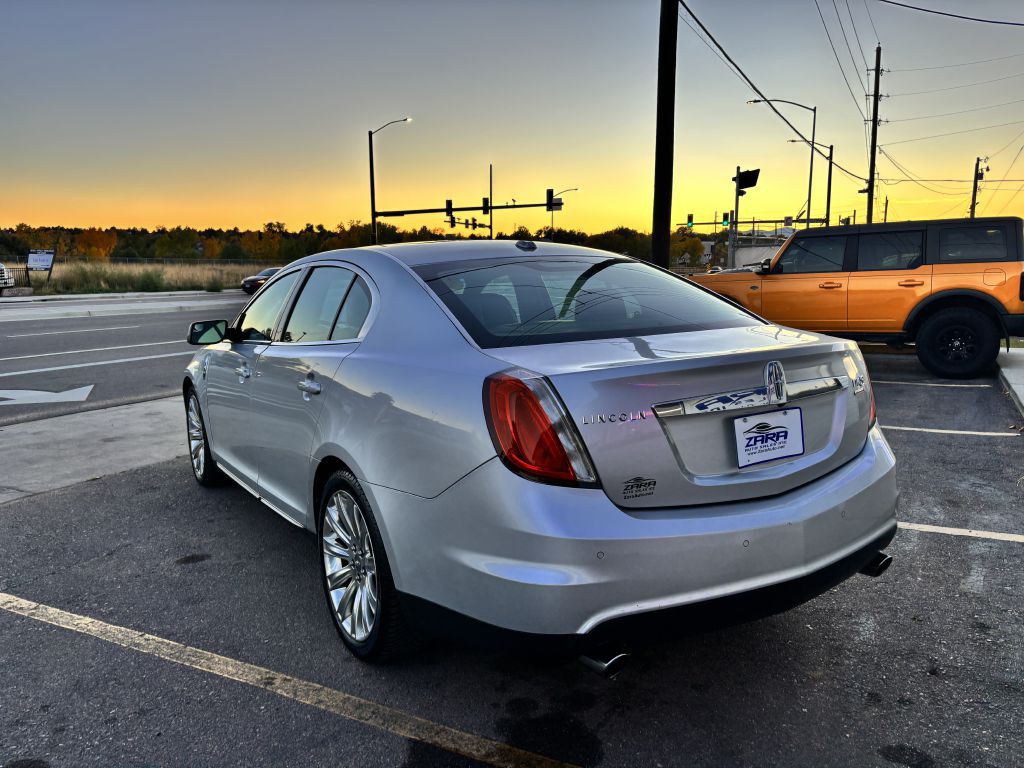 2010 Lincoln MKS Image 5