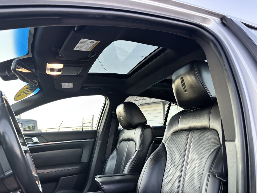 2010 Lincoln MKS Image 15