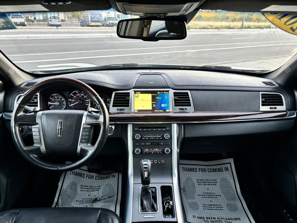 2010 Lincoln MKS Image 19