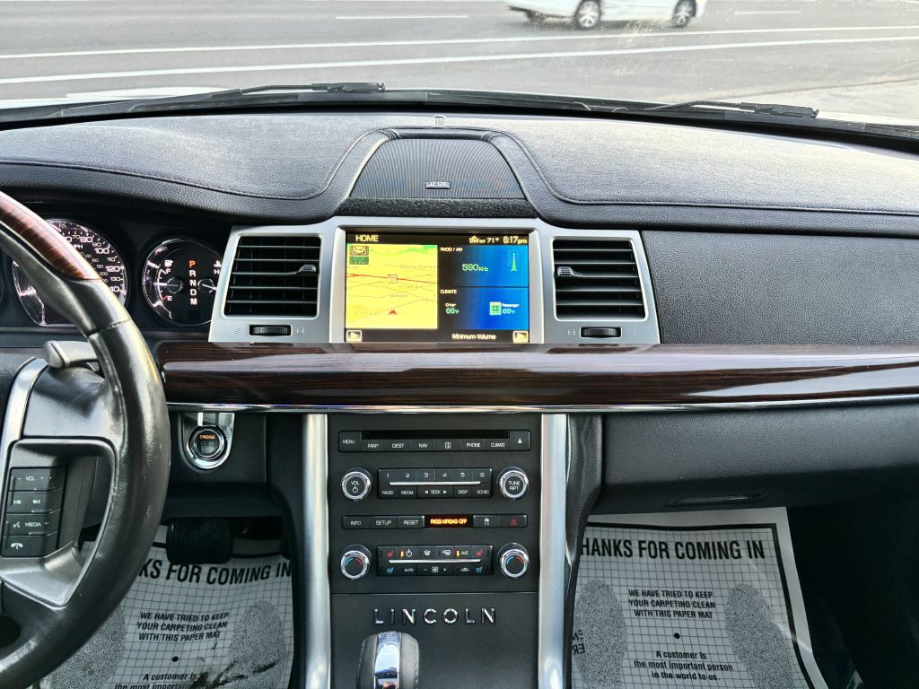 2010 Lincoln MKS Image 20