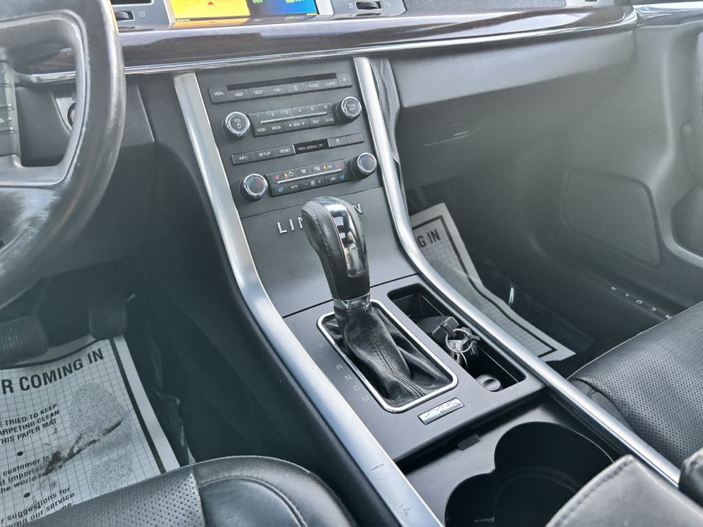 2010 Lincoln MKS Image 21