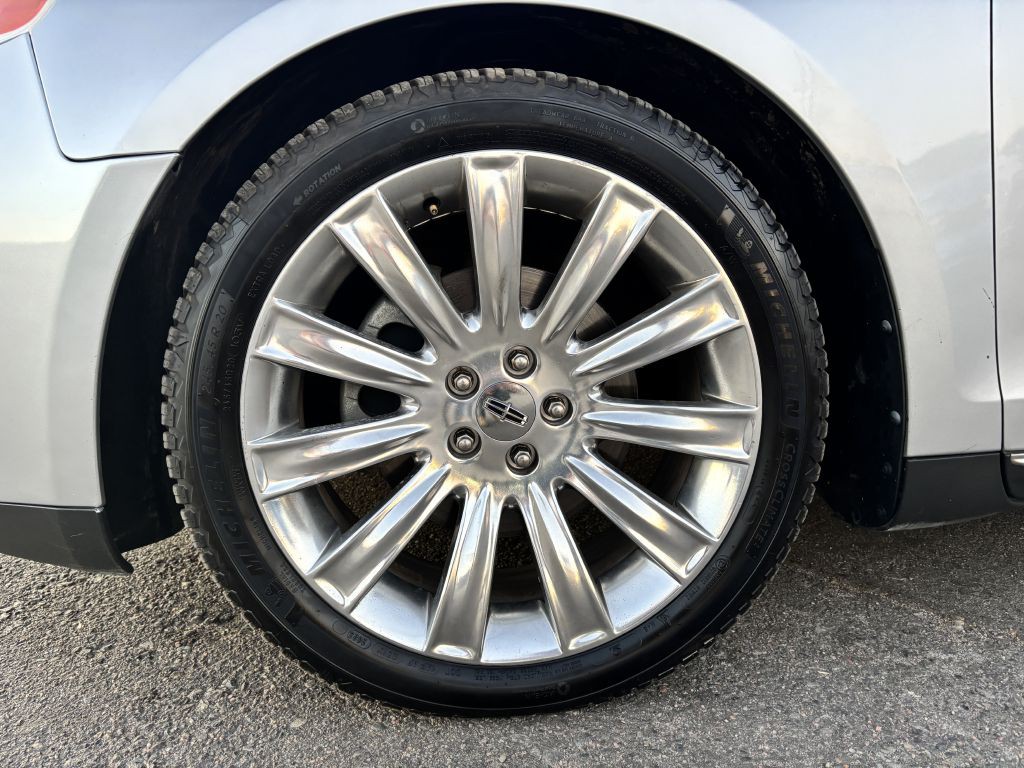 2010 Lincoln MKS Image 29