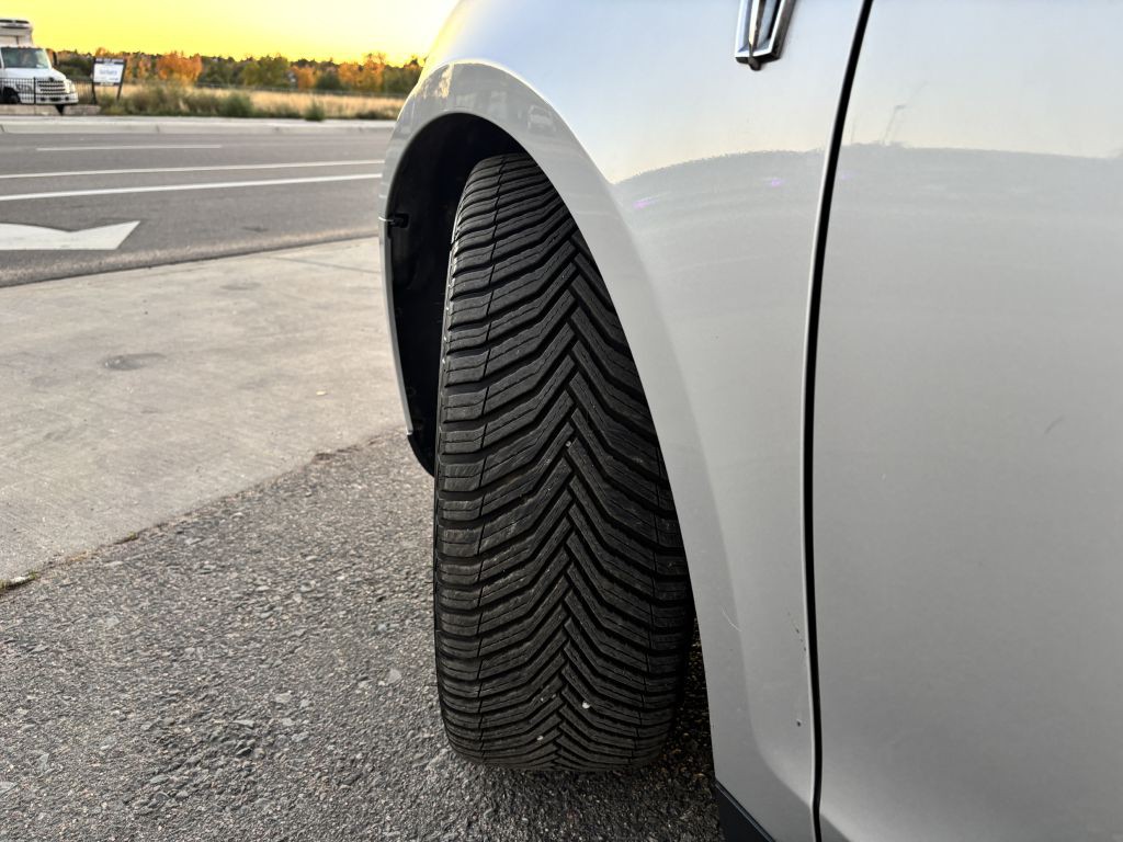 2010 Lincoln MKS Image 30