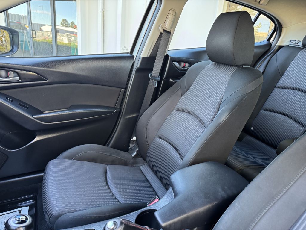 2015 Mazda Mazda3 Image 13