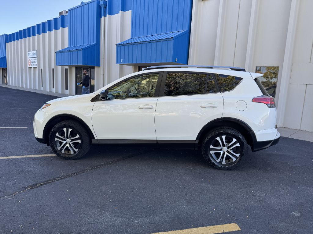 2017 Toyota Rav4 Image 4