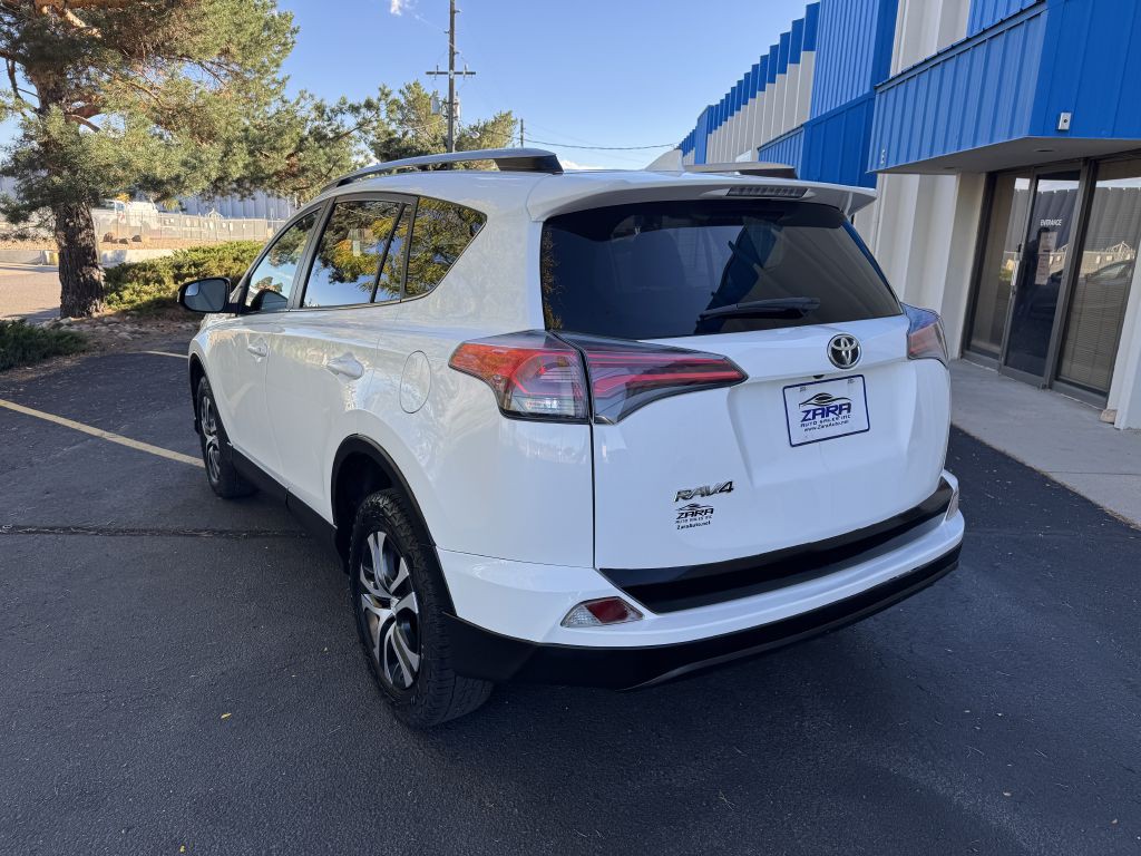 2017 Toyota Rav4 Image 5