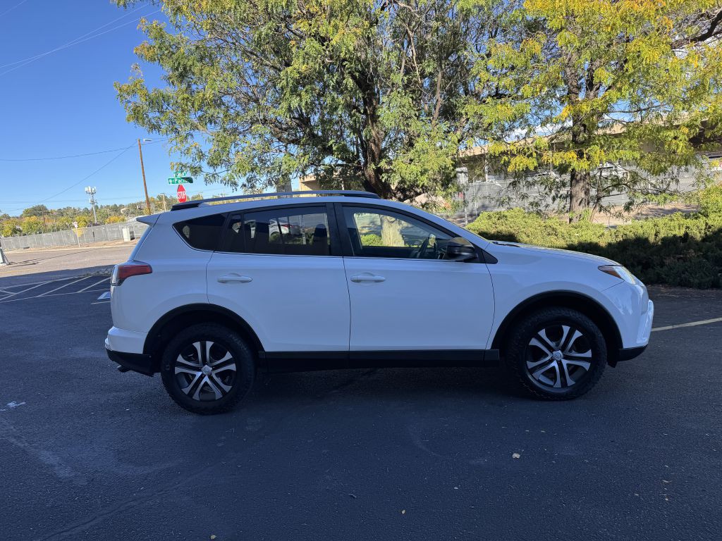 2017 Toyota Rav4 Image 8