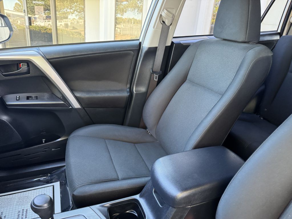 2017 Toyota Rav4 Image 13